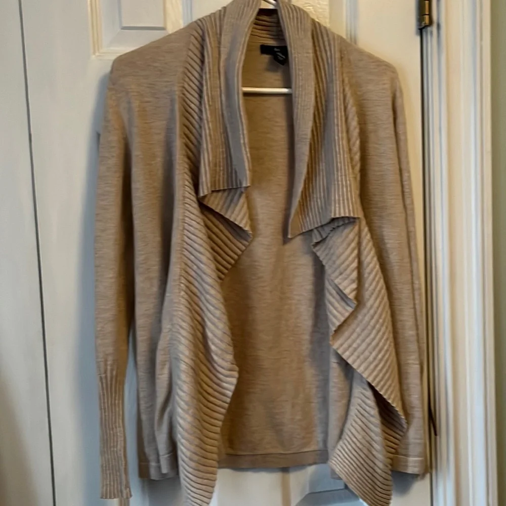 Gap cream colored waterfall cardigan size small - Picture 4 of 12